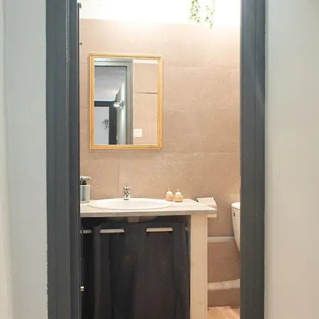 Seven Keys - La Terre Du Rhone Apartment